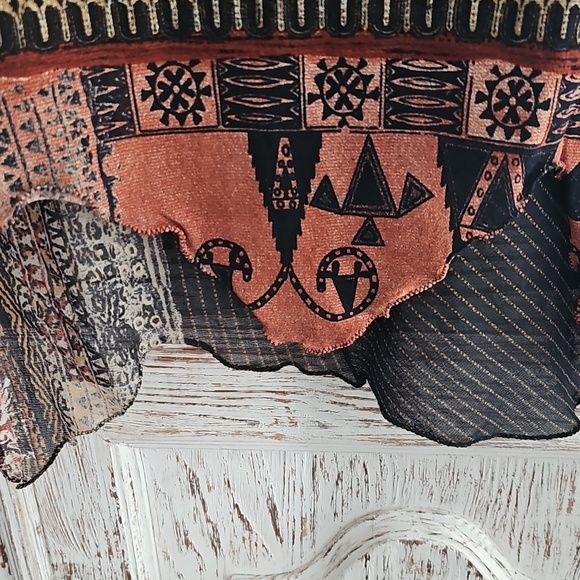 Save The Queen Vintage Top - Size S - Picture 3 of 7